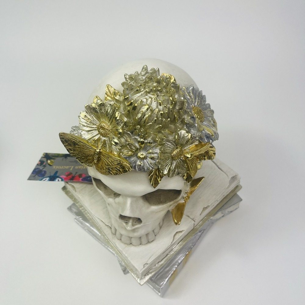 Christian Lacroix Skull Skeleton Head On Old Books Halloween Spooky 2025 Collect - Picture 14 of 16